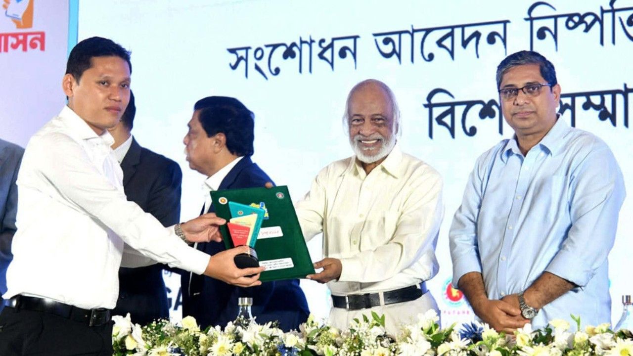 জনগণের সেবাই নির্বাচিত সরকারের প্রধান দায়িত্ব: এলজিআরডি মন্ত্রী