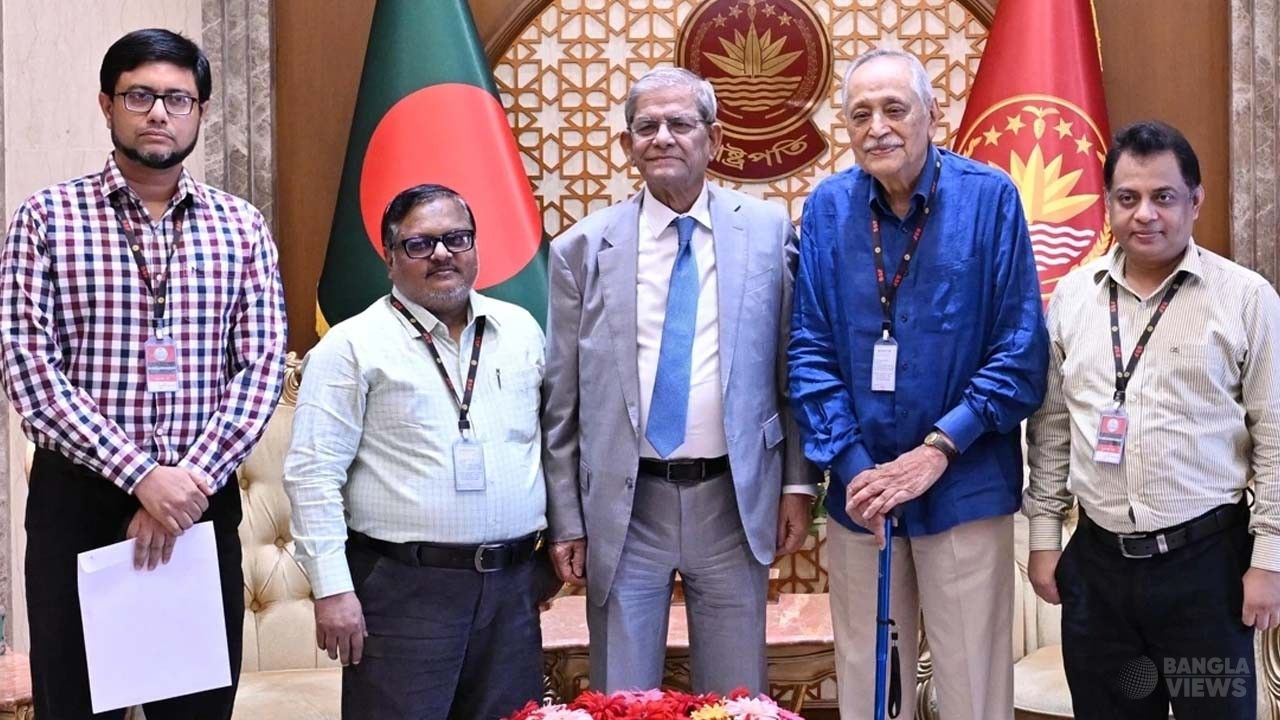 দরিদ্রদের চিকিৎসাসেবা আরও বাড়াতে ডিসিএইচ ট্রাস্টকে রাষ্ট্রপতির আহ্বান