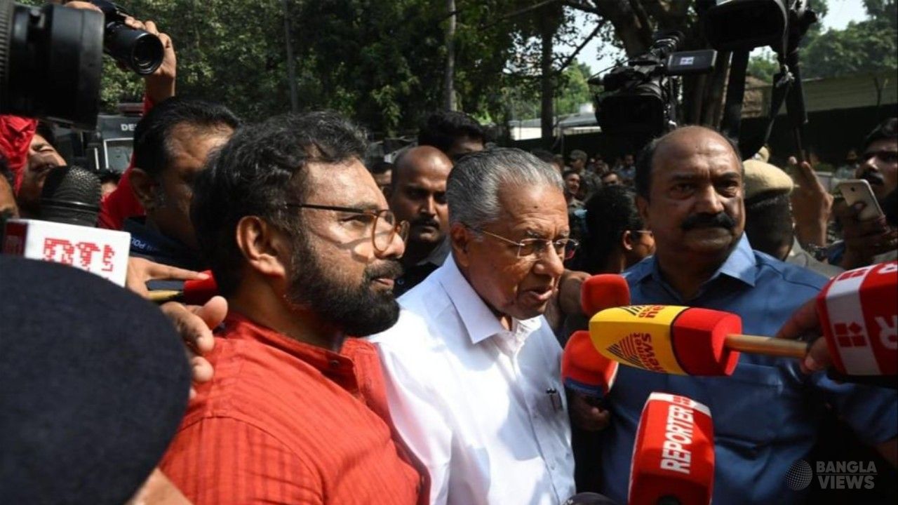 কেরালার সাবেক মুখ্যমন্ত্রী বিজয়নকে আটক করেছে দিল্লি পুলিশ