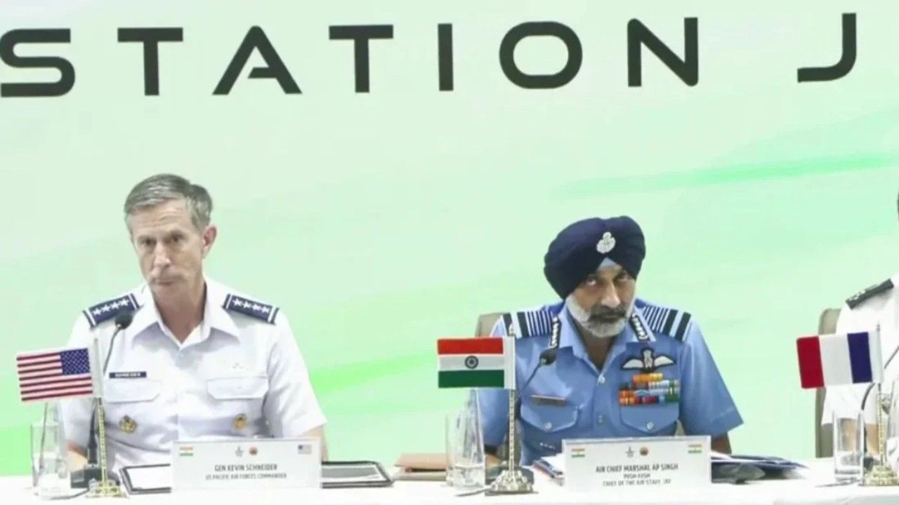 এফ-৩৫ বিক্রির গুঞ্জন নিয়ে প্রশ্ন তুললেন ভারতের বিমানপ্রধান