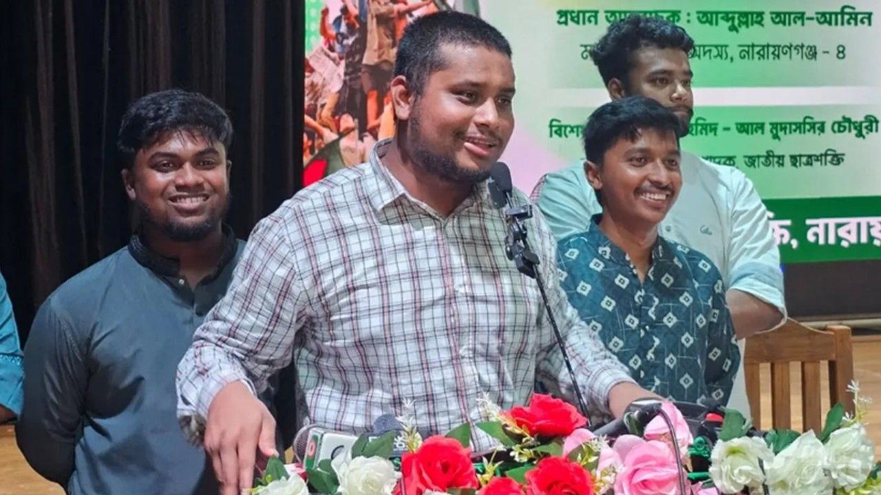 বিধবা কার্ড চালু হলে এমপির বউ আগে নেবে: হাসনাত