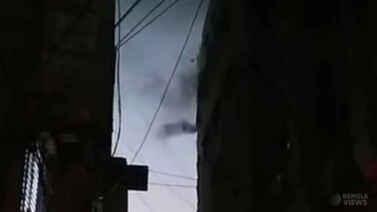 পুরান ঢাকার চকবাজারে মার্কেটে আগুন, নিয়ন্ত্রণে ৫ ইউনিট