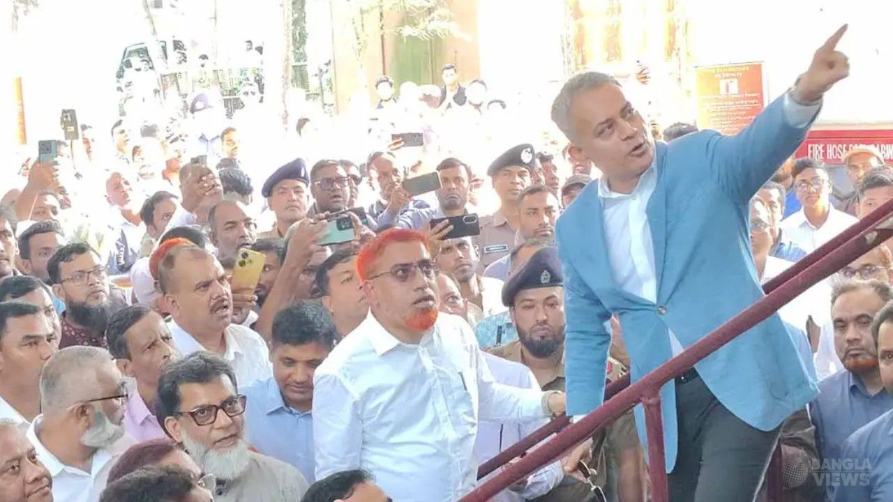 সৈয়দপুর রেলওয়ে কারখানায় সংস্কারকাজ দেখে ক্ষুব্ধ মন্ত্রী