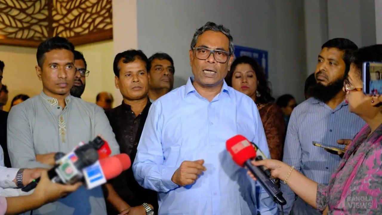 ডেঙ্গুতে মৃত্যুহার কমলেও সতর্ক থাকার আহ্বান স্বাস্থ্য প্রতিমন্ত্রীর