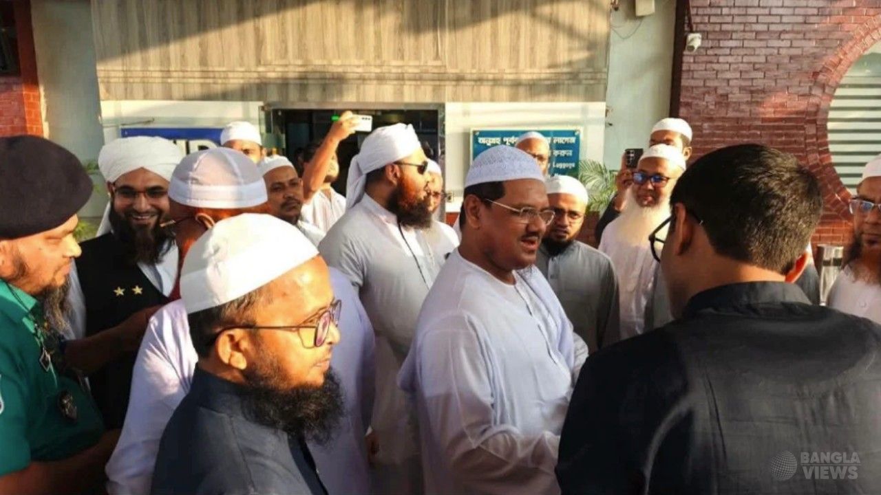 দাওয়াতি সফরে যুক্তরাষ্ট্রে গেলেন চরমোনাই পীর