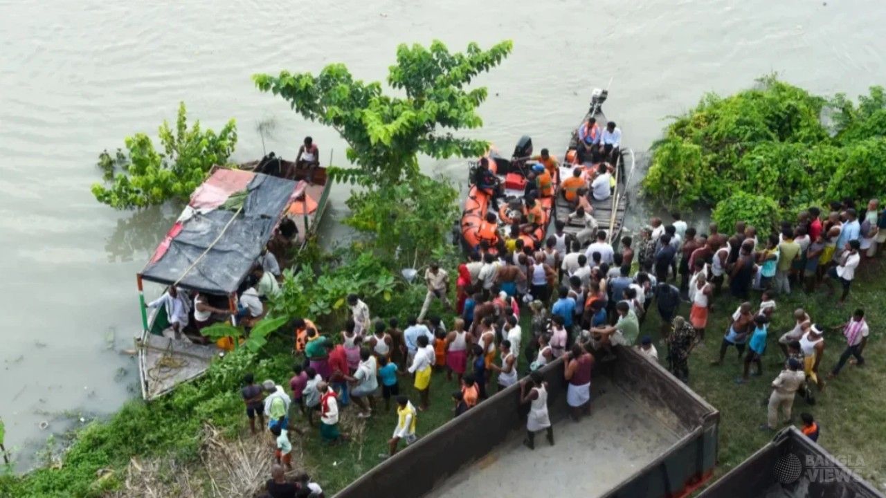 ভারতে উৎসবে যাওয়ার পথে নৌকা উল্টে ১৩ শিশুর মৃত্যু