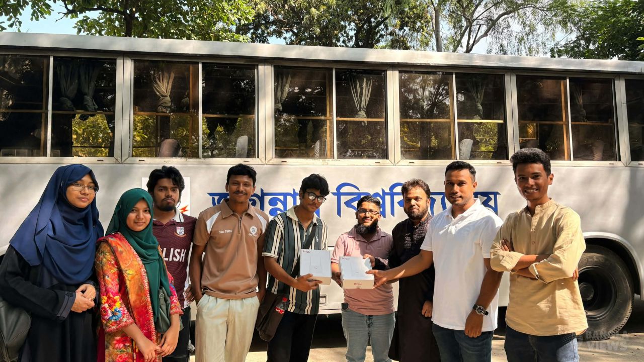 ছাত্রদল নেতা শাহরিয়ারের উদ্যোগে জবির বাসে নতুন রাউটার স্থাপন