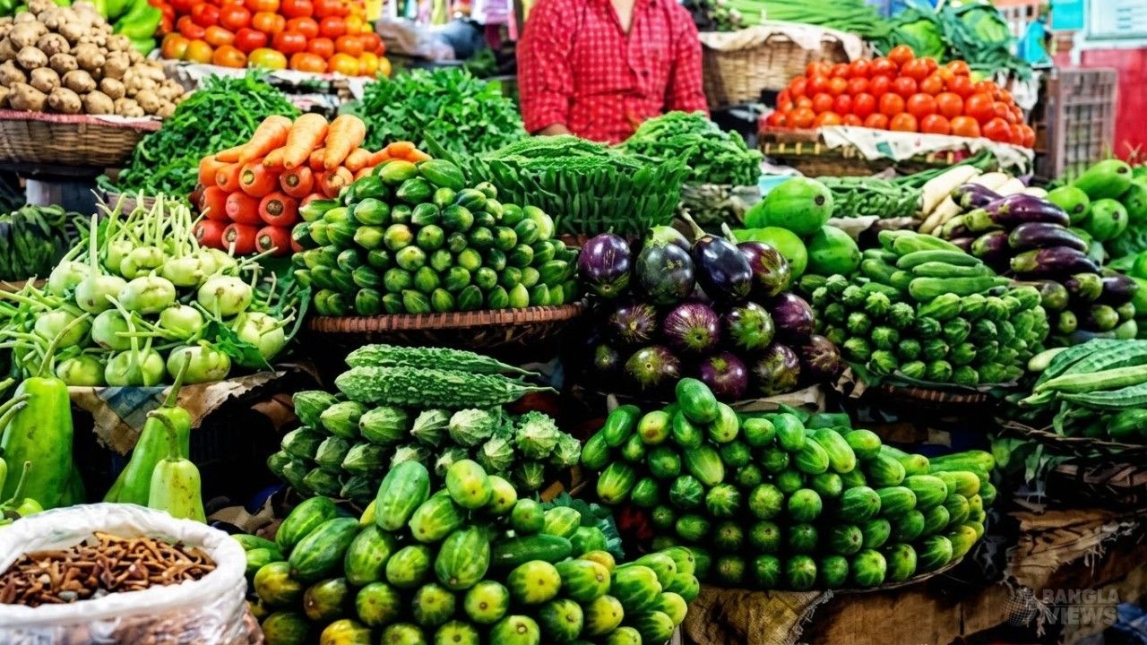 ৮০ টাকার নিচে মিলছে না অধিকাংশ সবজি, টমেটো ২০০ টাকা