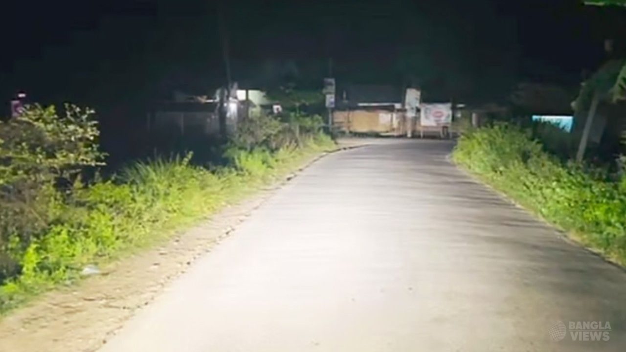 মাদক কারবারিকে ধাওয়া করতে গিয়ে বিএসএফের হাতে আটক দুই পুলিশ