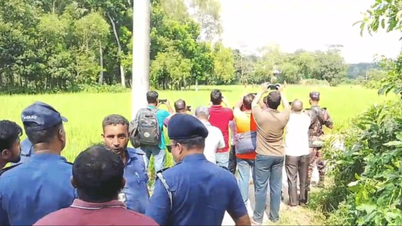 ব্রাহ্মণপাড়া সীমান্তে আটক দুই পুলিশ সদস্যকে ফেরত দিল বিএসএফ
