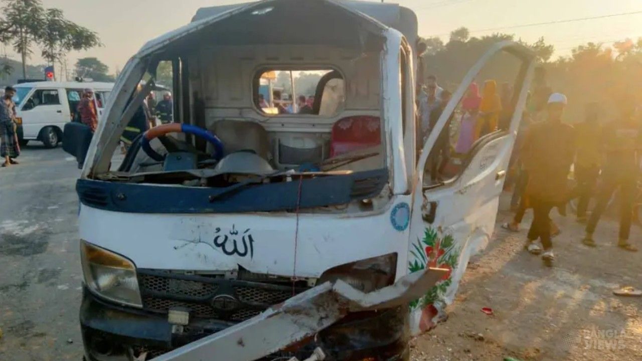 ত্রিশালে কাভার্ডভ্যান ও লেগুনার সং'ঘর্ষে ২ শ্রমিক নি'হত, আ'হত ৯
