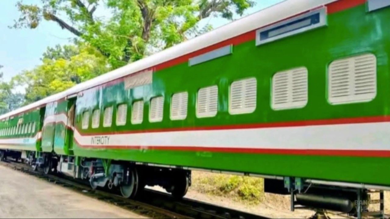 ভারত থেকে আসা ১৮ রেলকোচ সৈয়দপুরে, কারিগরি পরীক্ষার পর হস্তান্তর 