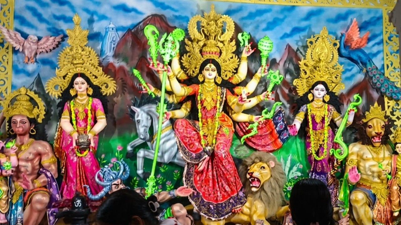 শারদীয় দুর্গাপূজার মহাঅষ্টমী ও কুমারী পূজা আজ