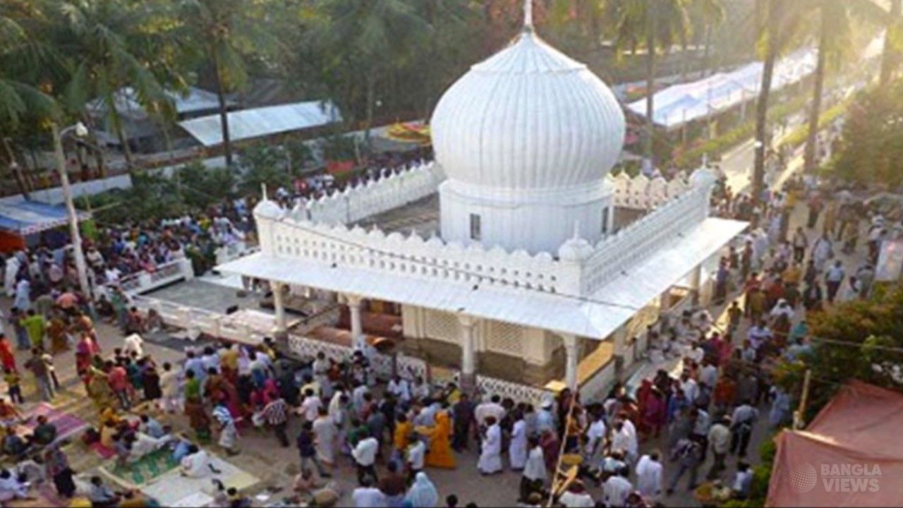 কুষ্টিয়ায় লালন আখড়া বাড়িতে পেট্রোল বোমা সাদৃশ্য বস্তু উদ্ধার