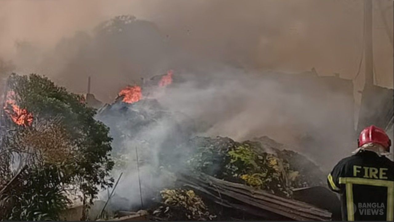 গাজীপুরে পৃথক দুইস্থানে ঝুটের গোডাউনে অ'গ্নি'কাণ্ড