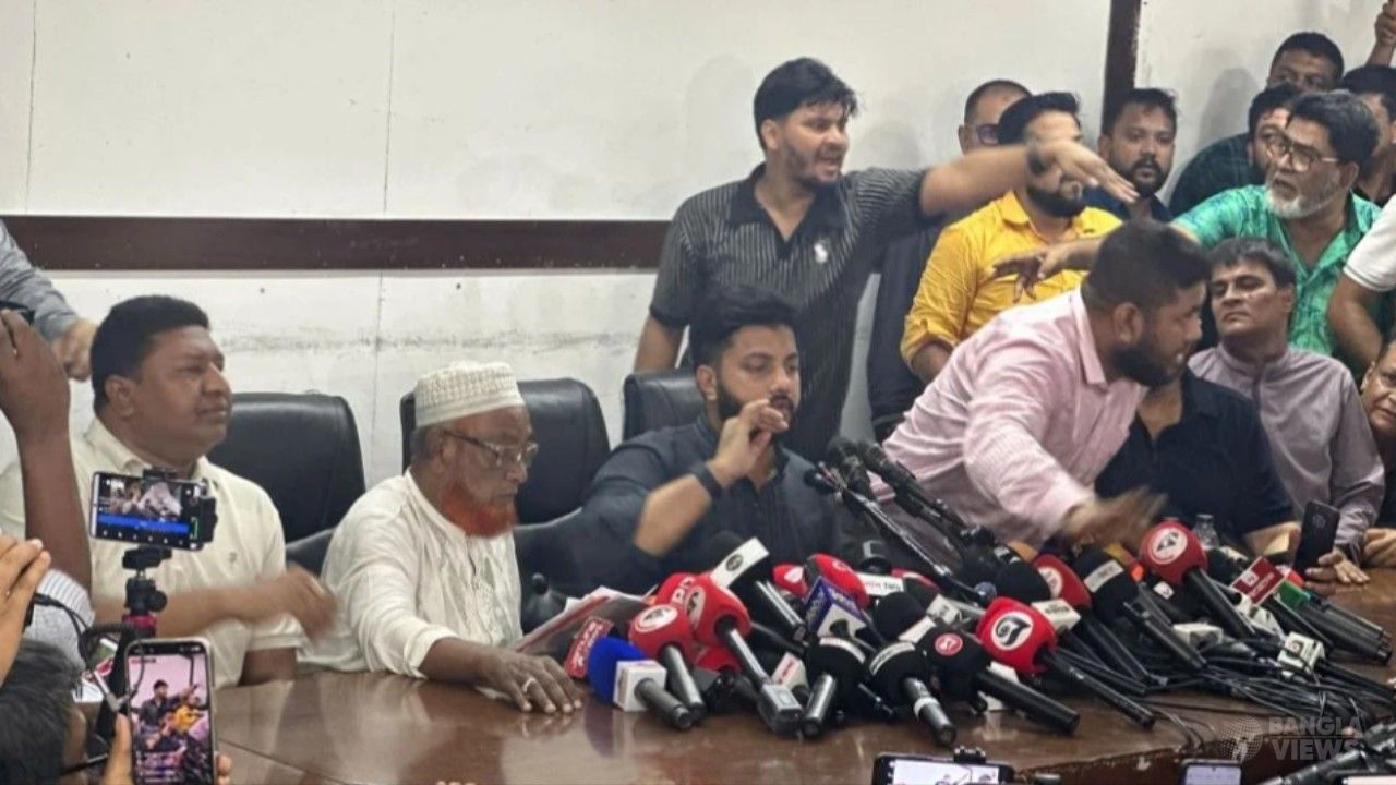 মুক্তিযুদ্ধ প্রতিমন্ত্রীর পদ থেকে আনুষ্ঠানিকভাবে পদত্যাগ করলেন ইশরাক