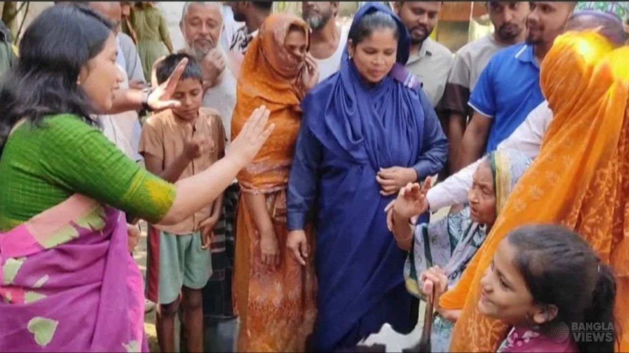 ৬ ছেলের পাকা ঘর, কারও কাছে ঠাঁই পাচ্ছিলেন না মা