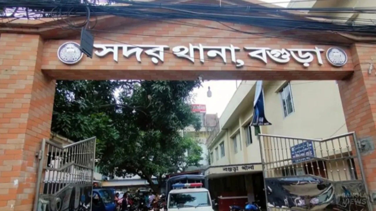২৮ মামলার আসামিকে ছাড়াতে পুলিশের ওপর হামলা