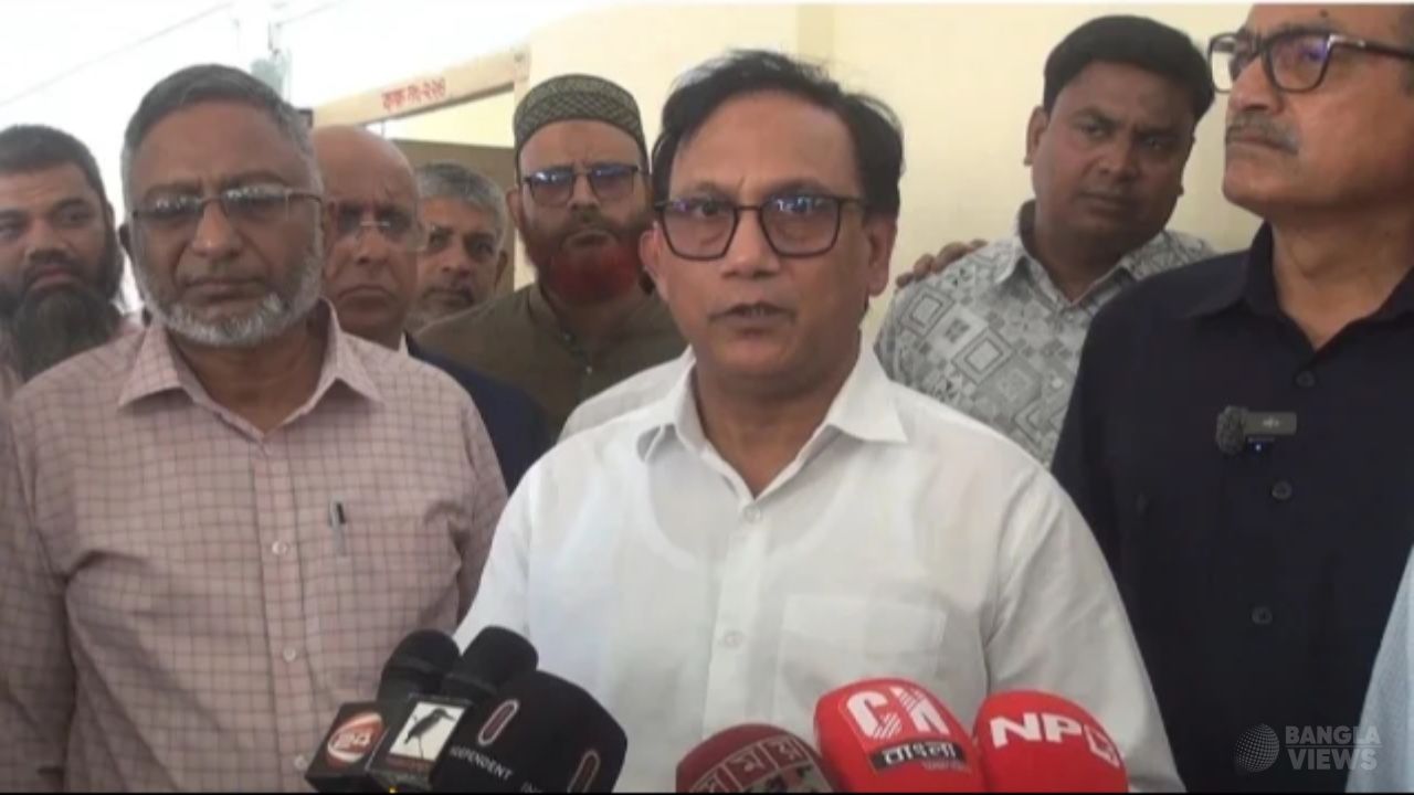 চাঁপাইনবাবগঞ্জে ডেঙ্গু পরিস্থিতি নিয়ন্ত্রণের বাইরে নয়: স্বাস্থ্যসচিব