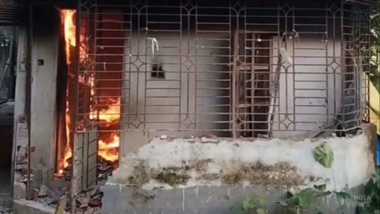 ছাত্রীকে ধর্ষণচেষ্টার অভিযোগ, মাদ্রাসায় ভাঙচুর-আগুন