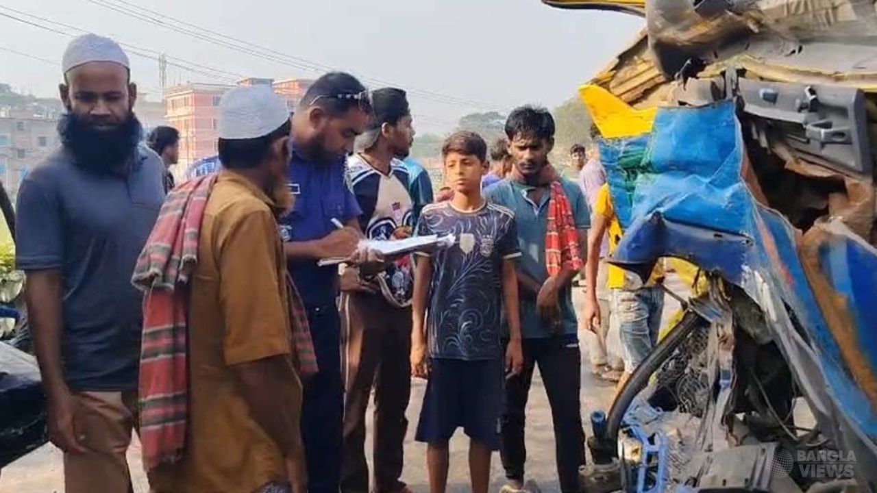 সরাইলে বাস-ট্রাকের মুখোমুখি সংঘর্ষে নিহত ২, আহত অন্তত ১৫