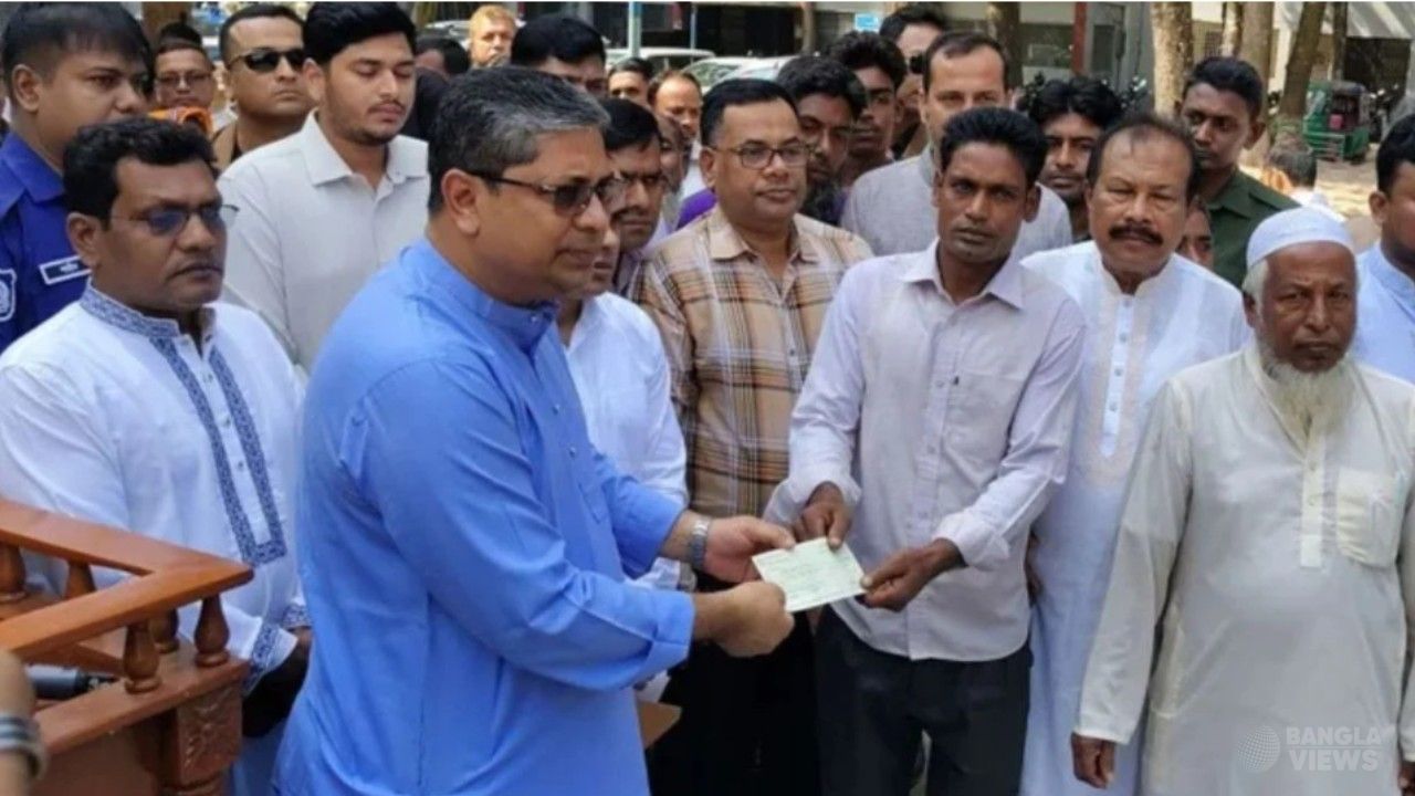 গাড়ির ধাক্কায় প্রাণ হারানো ফিরোজার স্বজনদের পাশে সরকার