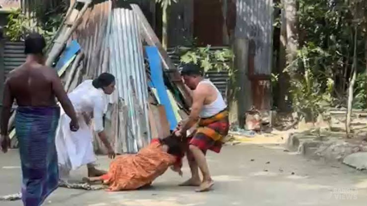ঋণের টাকা নিয়ে বিরোধ, ভাবিকে মারধরের ভিডিও ভাইরাল