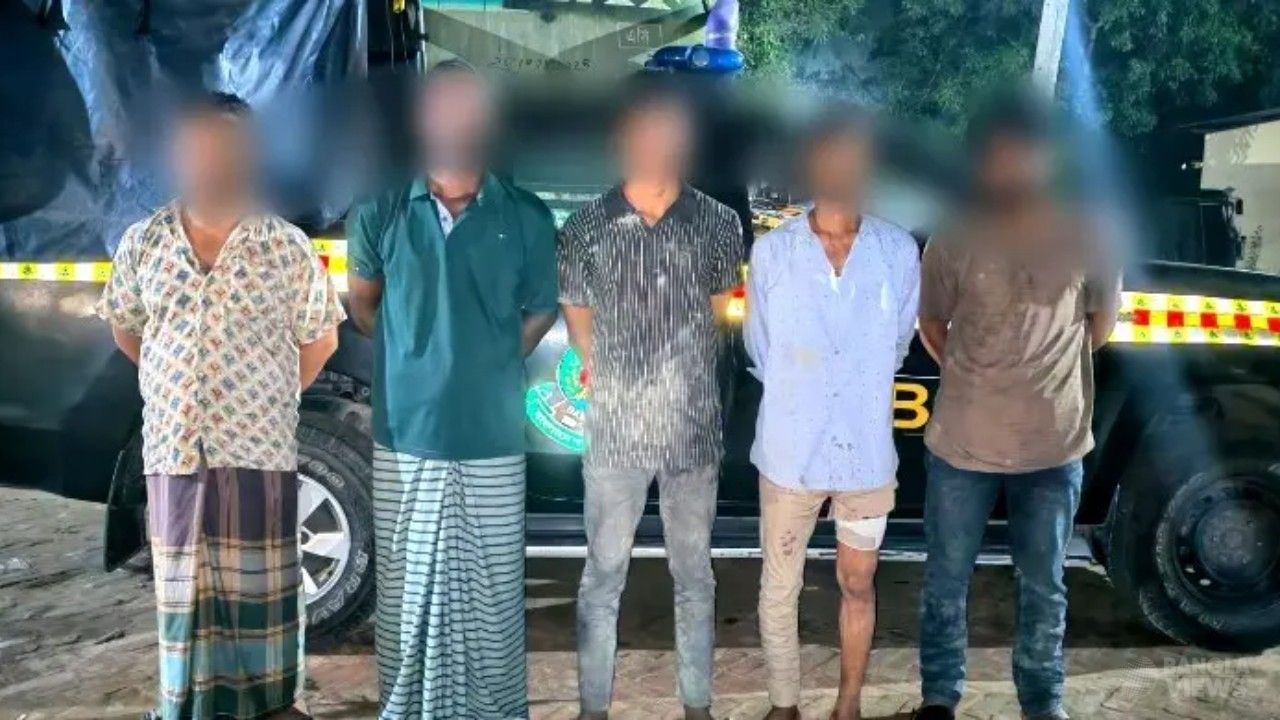 চট্টগ্রামে অভিযান চালাতে গিয়ে হামলার শিকার এসআরবি, গ্রেপ্তার ৫