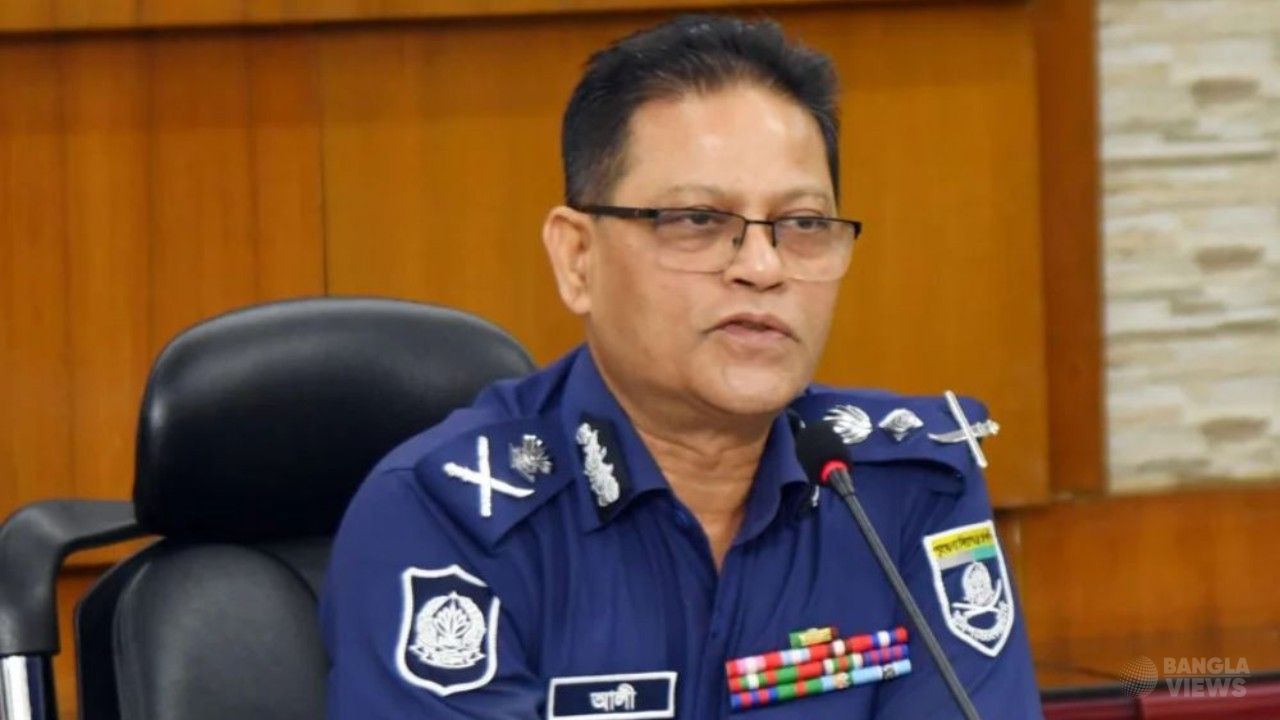 সরকার অনুমতি দিলে ক্রসফায়ারেও পিছপা হবে না পুলিশ: আইজিপি