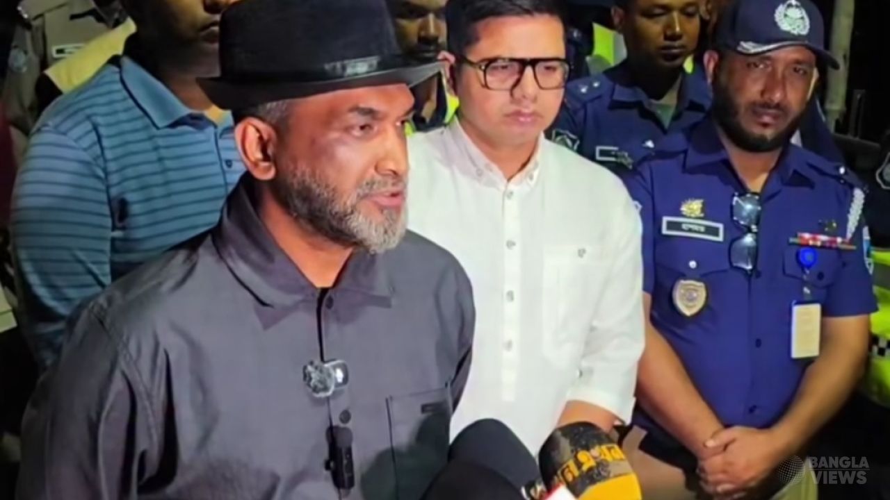 সিরাজগঞ্জে গরু চুরি ঠেকাতে ২৫০টির বেশি বাঁশকল, রাত জেগে পাহারায় গ্রামবাসী ও পুলিশ