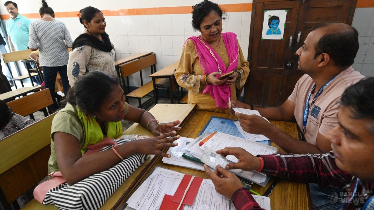 ভারতে আন্দোলনের মধ্যেই ভোটার তালিকা থেকে বাদ প্রায় ১ কোটি নাম