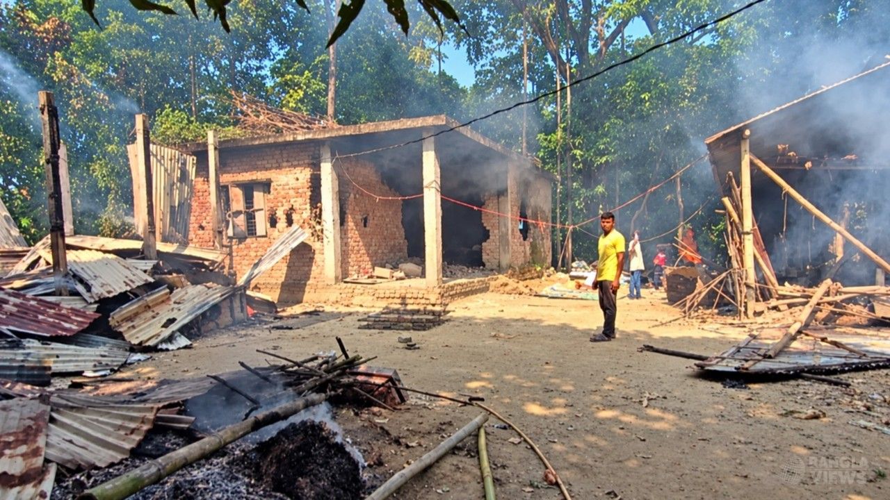 কিশোরগঞ্জে পাওনা টাকার দ্বন্দ্বে যুবক নিহত: অভিযুক্তের বাড়িতে আগুন