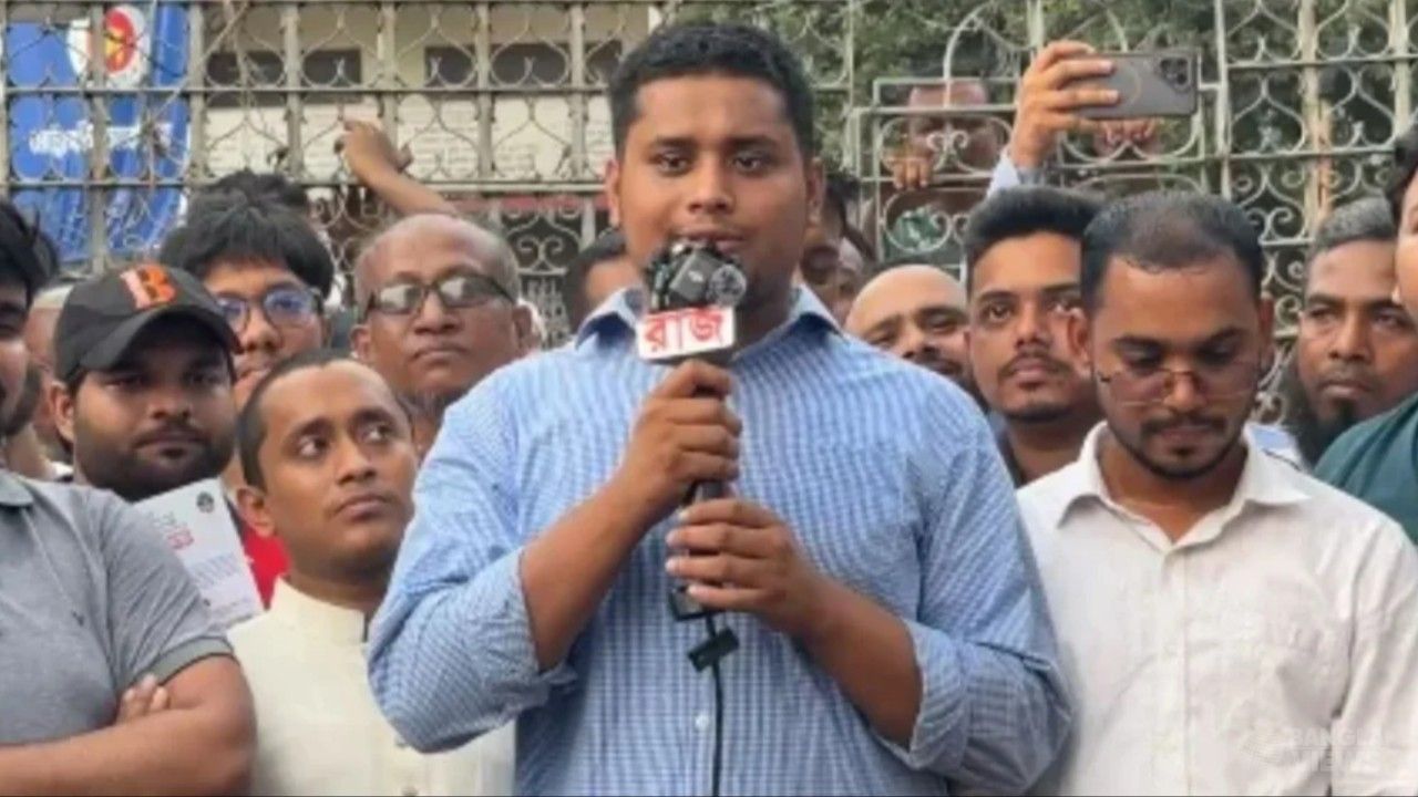 জিরো পয়েন্টে এনসিপির লিফলেট বিতরণকালে হাসনাত আব্দুল্লাহর বক্তব্য