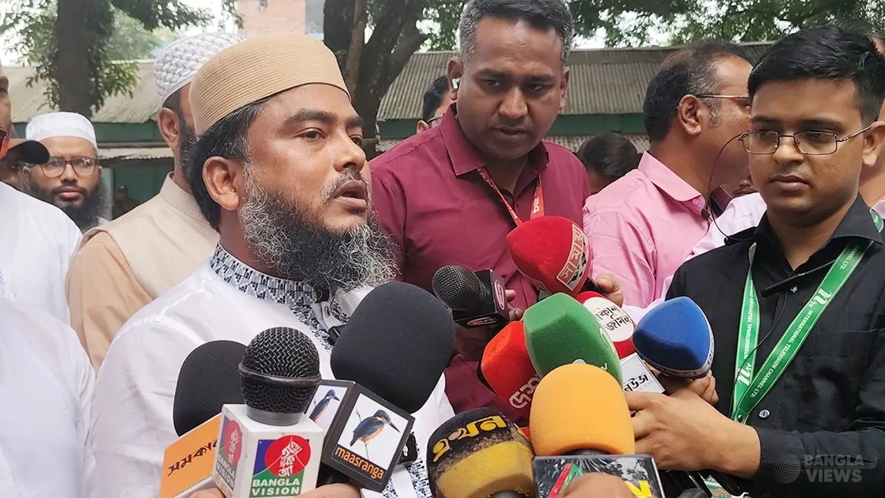 ভোটকেন্দ্রে কর্মকর্তাদের পরিচয়পত্রে ছবি না থাকায় উদ্বেগ জামায়াত প্রার্থীর