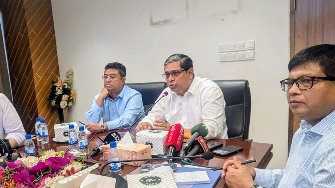 দুই মাসে অগ্রগতি না হলে ওয়াসার প্রকল্প পরিচালকরা অপসারিত হবেন: প্রতিমন্ত্রী