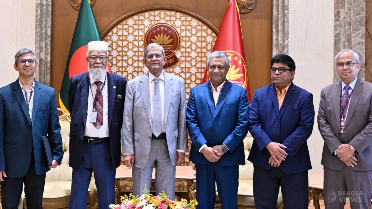 বঙ্গভবনে রাষ্ট্রপতির সঙ্গে এইউএসটি প্রতিনিধিদলের সাক্ষাৎ