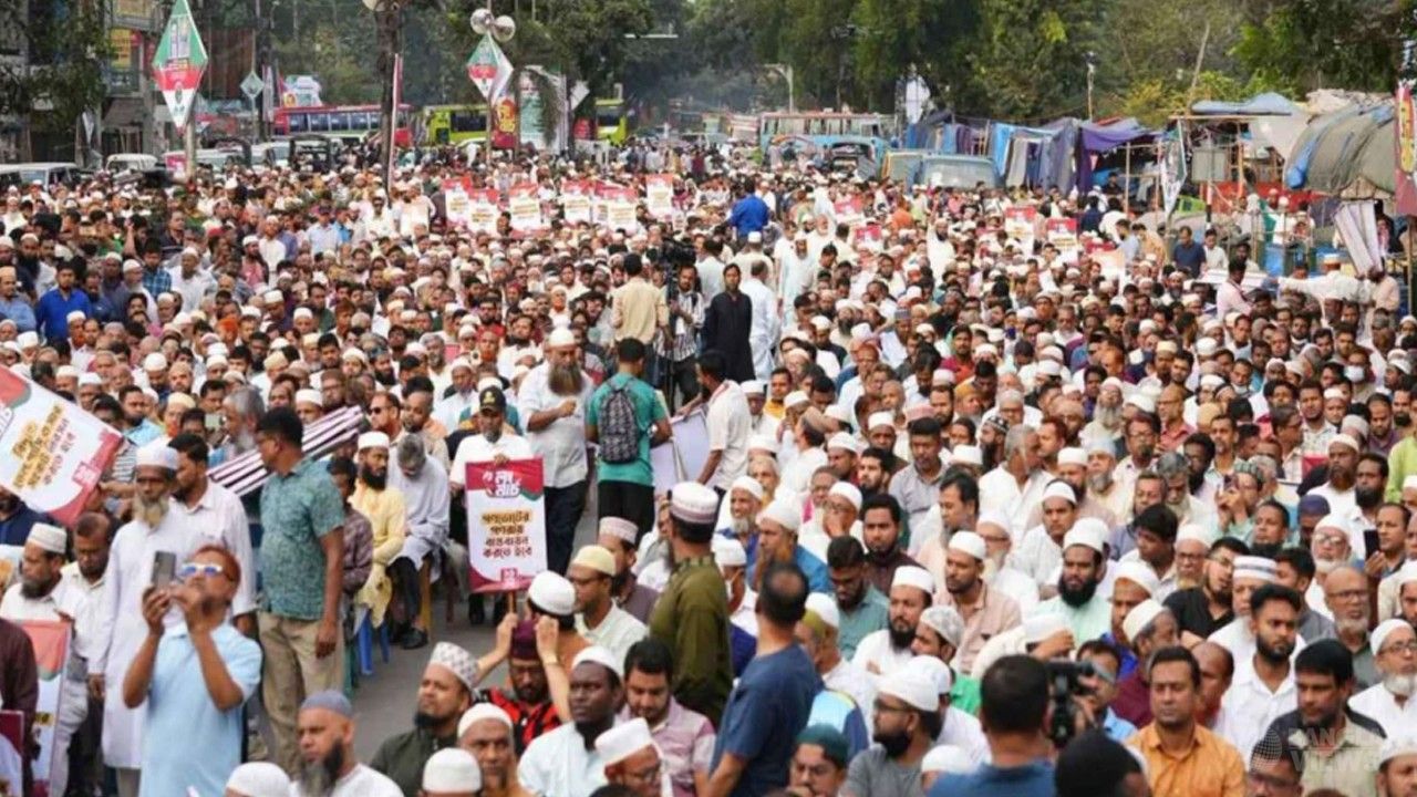 সাত দফা দাবিতে ঢাকায় ১১ দলীয় ঐক্যের লংমার্চ শুরু