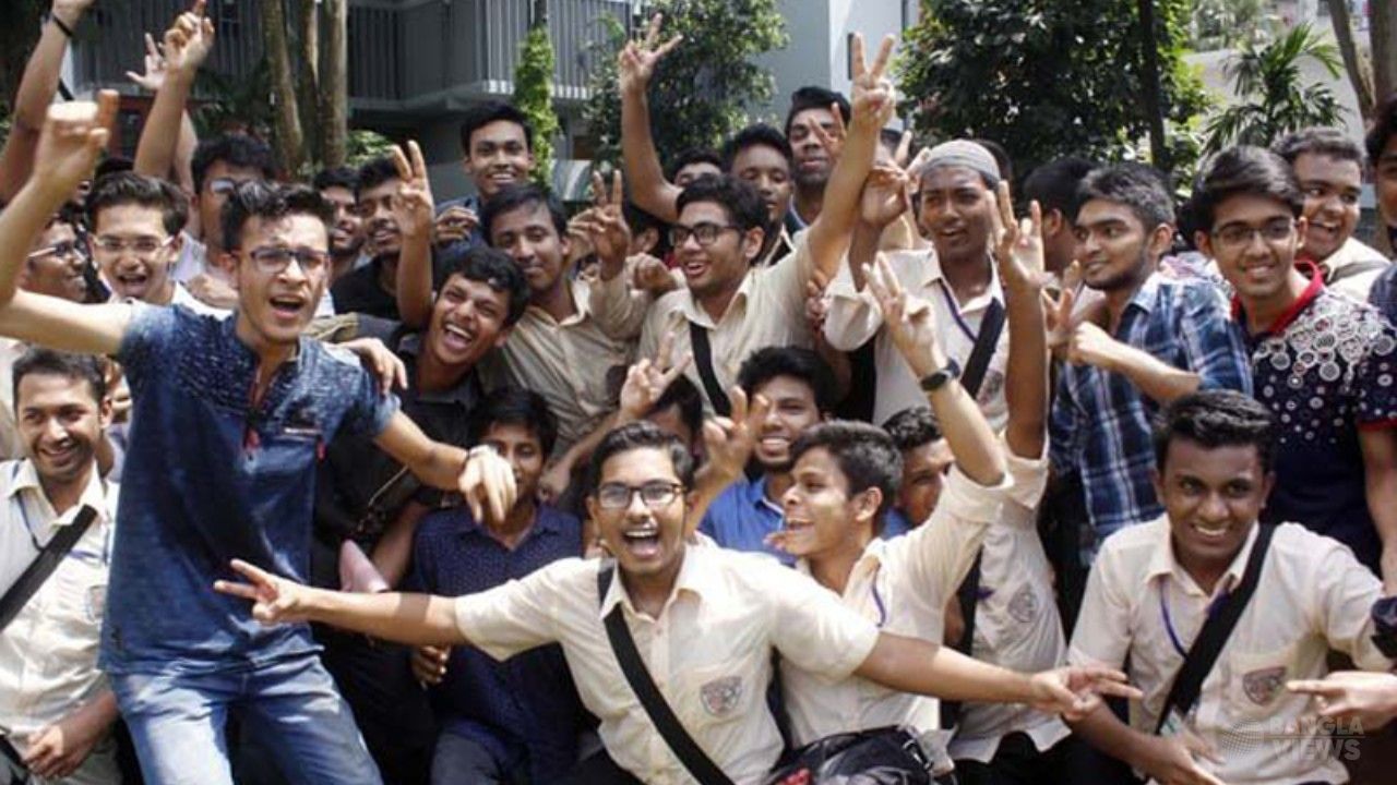 এইচএসসি পরীক্ষায় জিপিএ-৫ পেয়েছে ৪০ হাজার ৮৪ শিক্ষার্থী